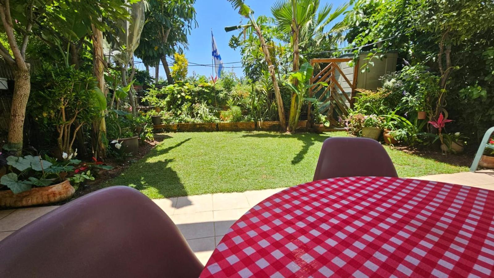 Holiday Garden Apartment Caesarea Exterior photo